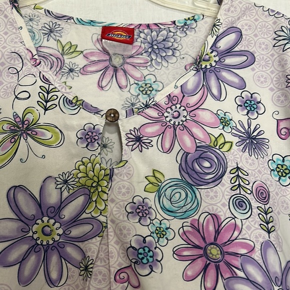 Scrub top - Picture 2 of 7